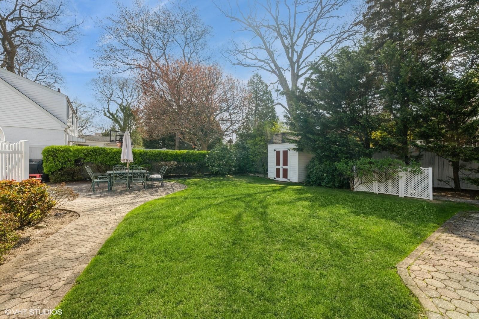 3918 Park Avenue, Seaford, New York image 24