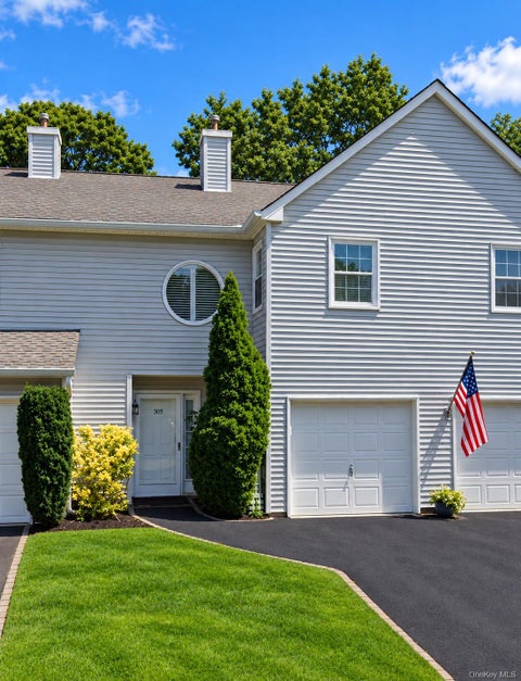 Condo For Sale - 305 Sara Circle<br/> Suffolk County, Port Jefferson Station, NY 11776