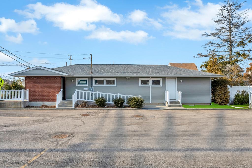 760 N Wellwood, Lindenhurst, New York image 8