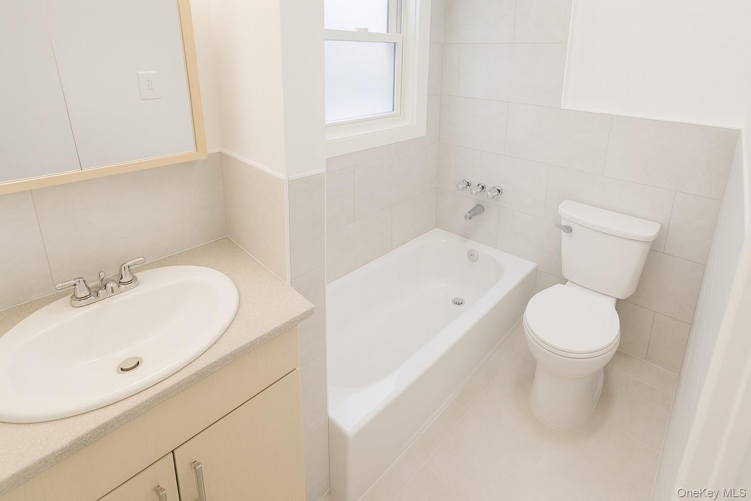 Long Beach, New York 11561, United States, 4 Bedrooms Bedrooms, ,2 BathroomsBathrooms,Residential,Active,252287