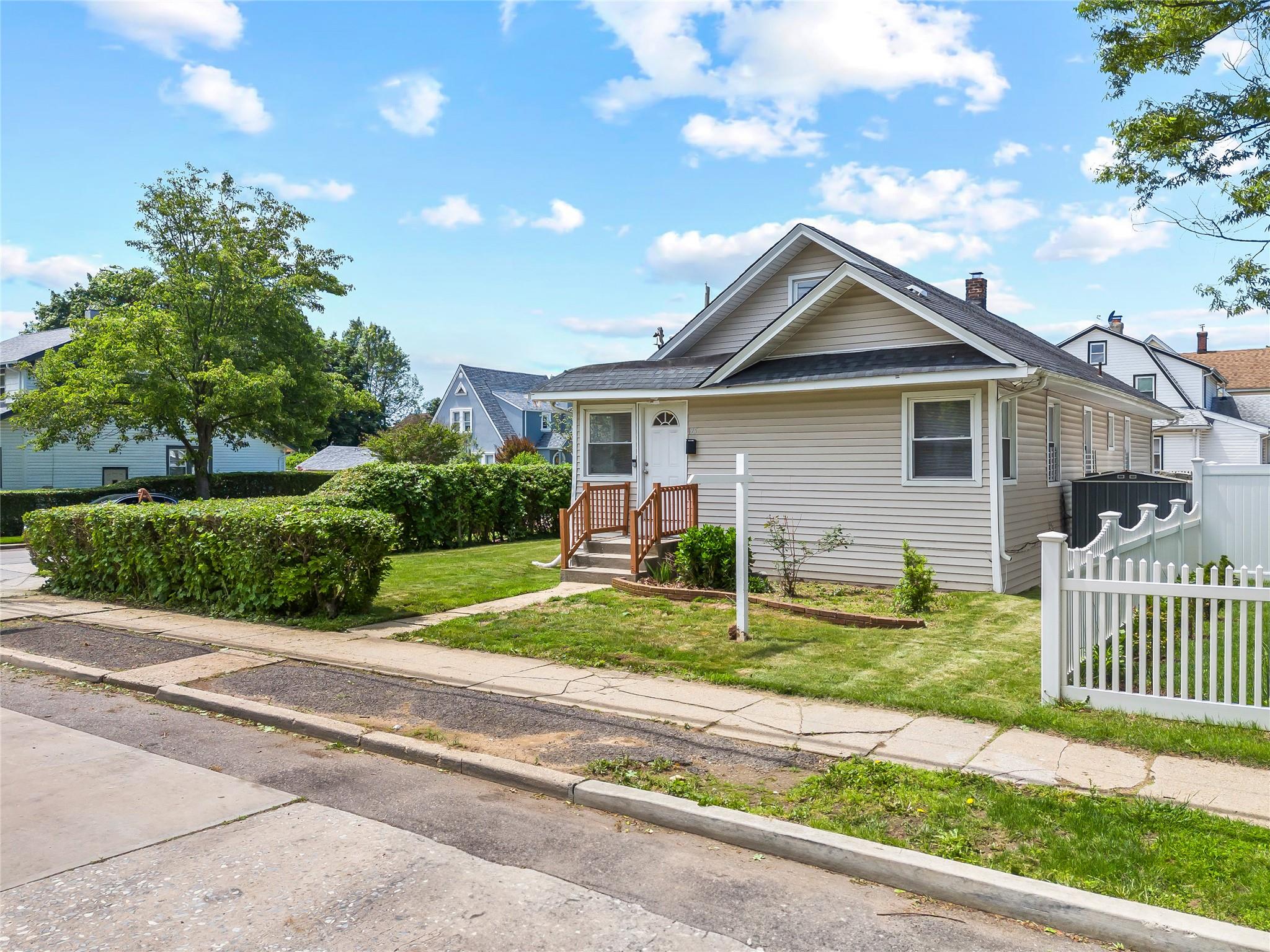 175 N Columbus Avenue, Freeport, New York image 35