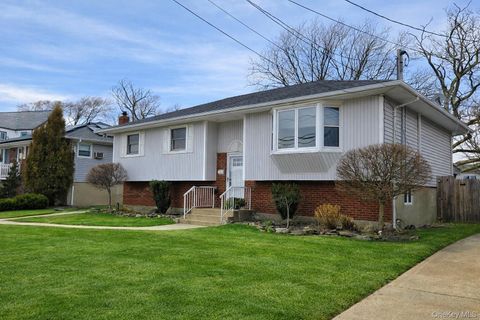 Homes For Sale - 127 Baker Court<br/> Island Park, NY 11558