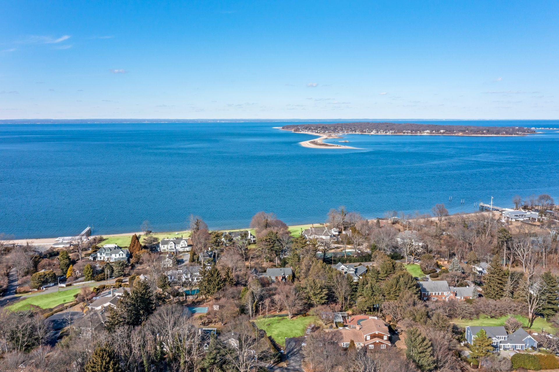 2 Charlemagne Road, Huntington Bay, New York image 33