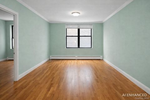 788 9th 3B New York (Manhattan) NY 10019