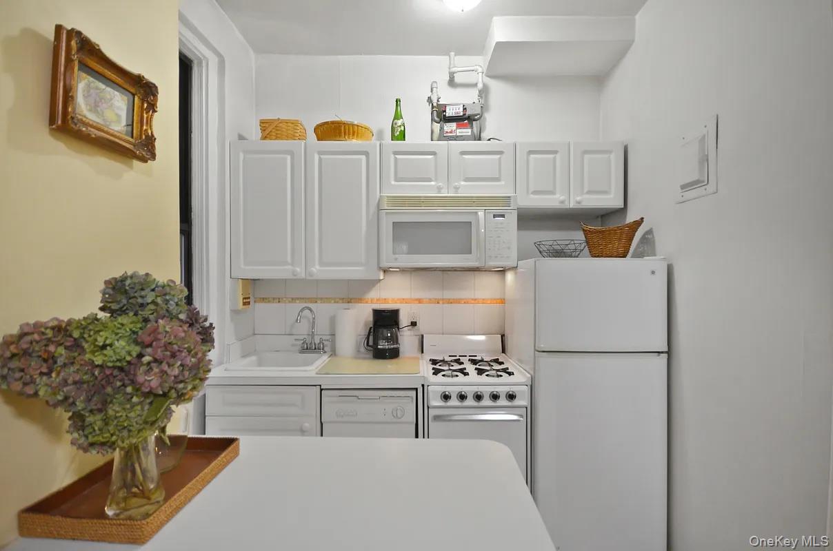 17 W 64th Street 1D