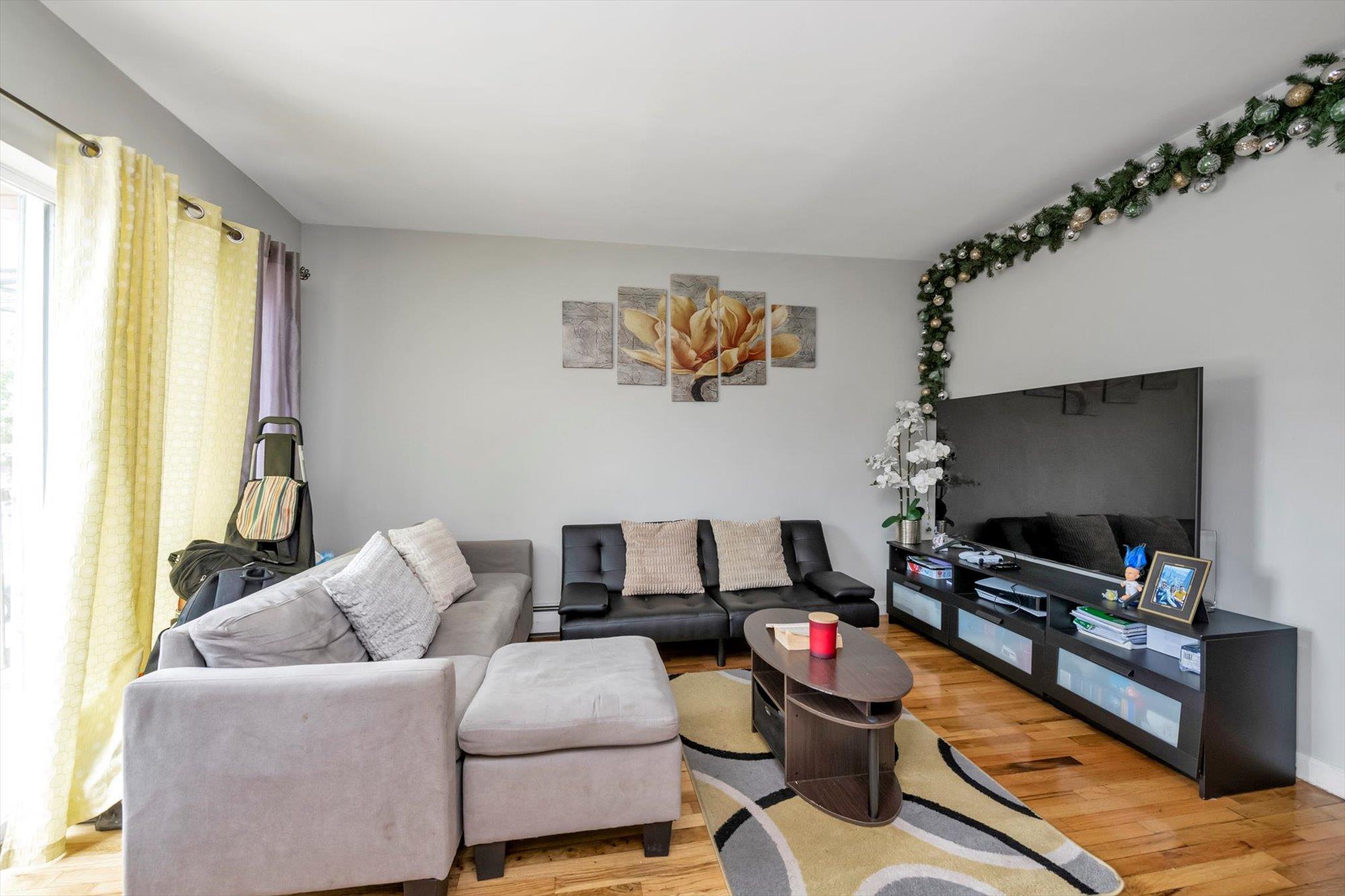 58-07 Van Cleef Street