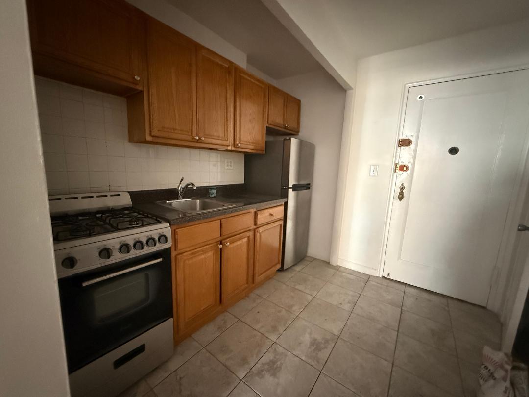 34-15 74th Street #4H, Jackson Heights, New York image 2