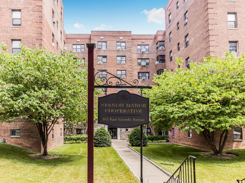 485 E Lincoln Avenue 409