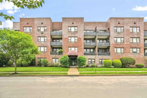 Photo of 175 Archer Street #3A, Freeport, NY 11520 (MLS # 887273) Photo of 175 Archer Street #3A, Freeport, NY 11520 (MLS # 887273)
