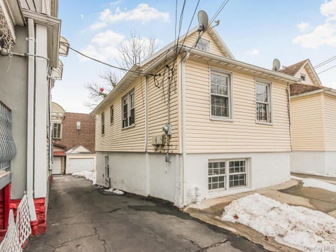 Multifamily For Sale - 3302 Bronxwood Avenue<br/> Bronx, NY 10469
