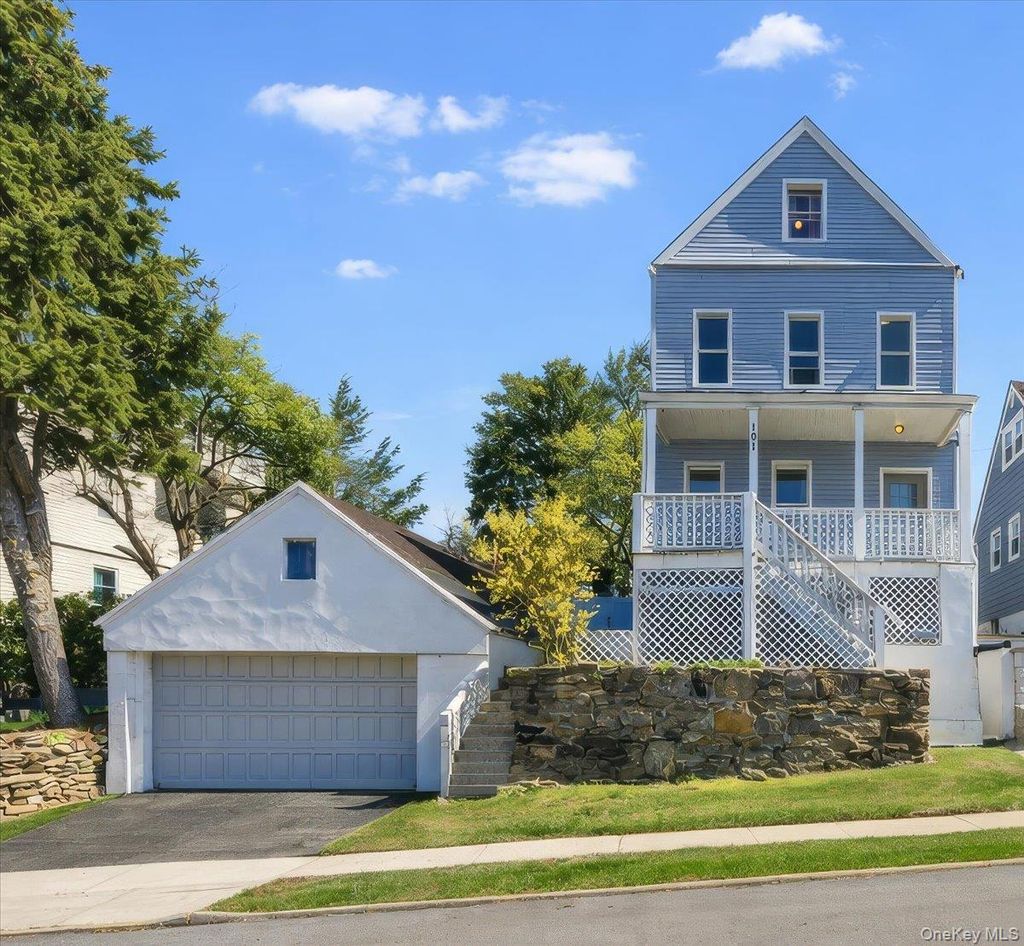 Photo of 101 Fortfield Avenue, Yonkers, NY 10701 (MLS # 984597)