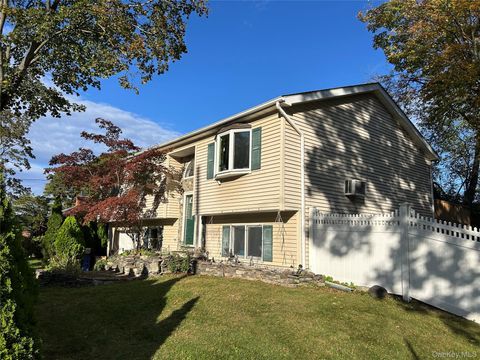 Photo of 8 Jamison Place, Newburgh, NY 12550 (MLS # 924531)
