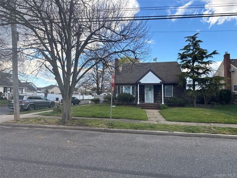 Photo of 612 Hughes Street, Bellmore, NY 11710 (MLS # 987089)