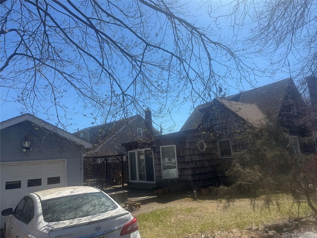 Photo of 612 Hughes Street, Bellmore, NY 11710 (MLS # 987089)