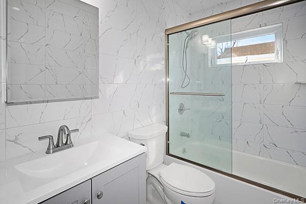 Jamaica, New York 11434, United States, 3 Bedrooms Bedrooms, ,3 BathroomsBathrooms,Residential,Active,242051