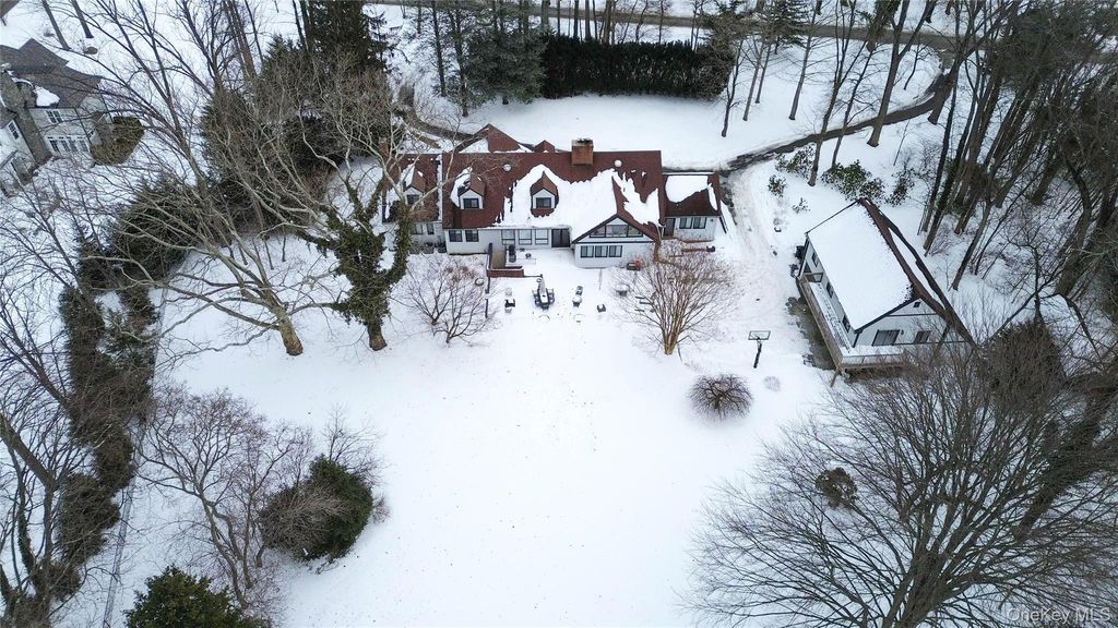 Photo of 19 Frost Creek Drive, Lattingtown, NY 11560 (MLS # 962548)