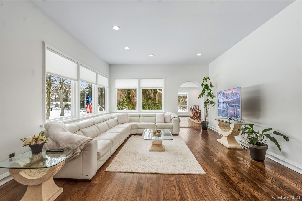 Photo of 19 Frost Creek Drive, Lattingtown, NY 11560 (MLS # 962548)