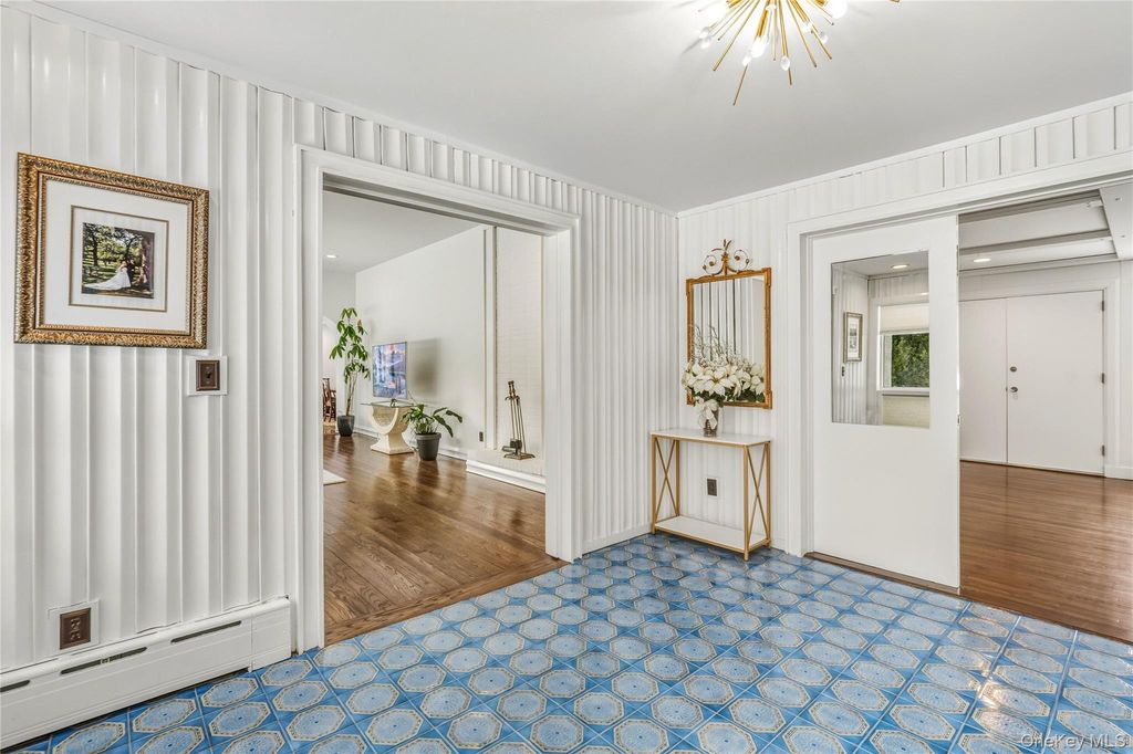 Photo of 19 Frost Creek Drive, Lattingtown, NY 11560 (MLS # 962548)