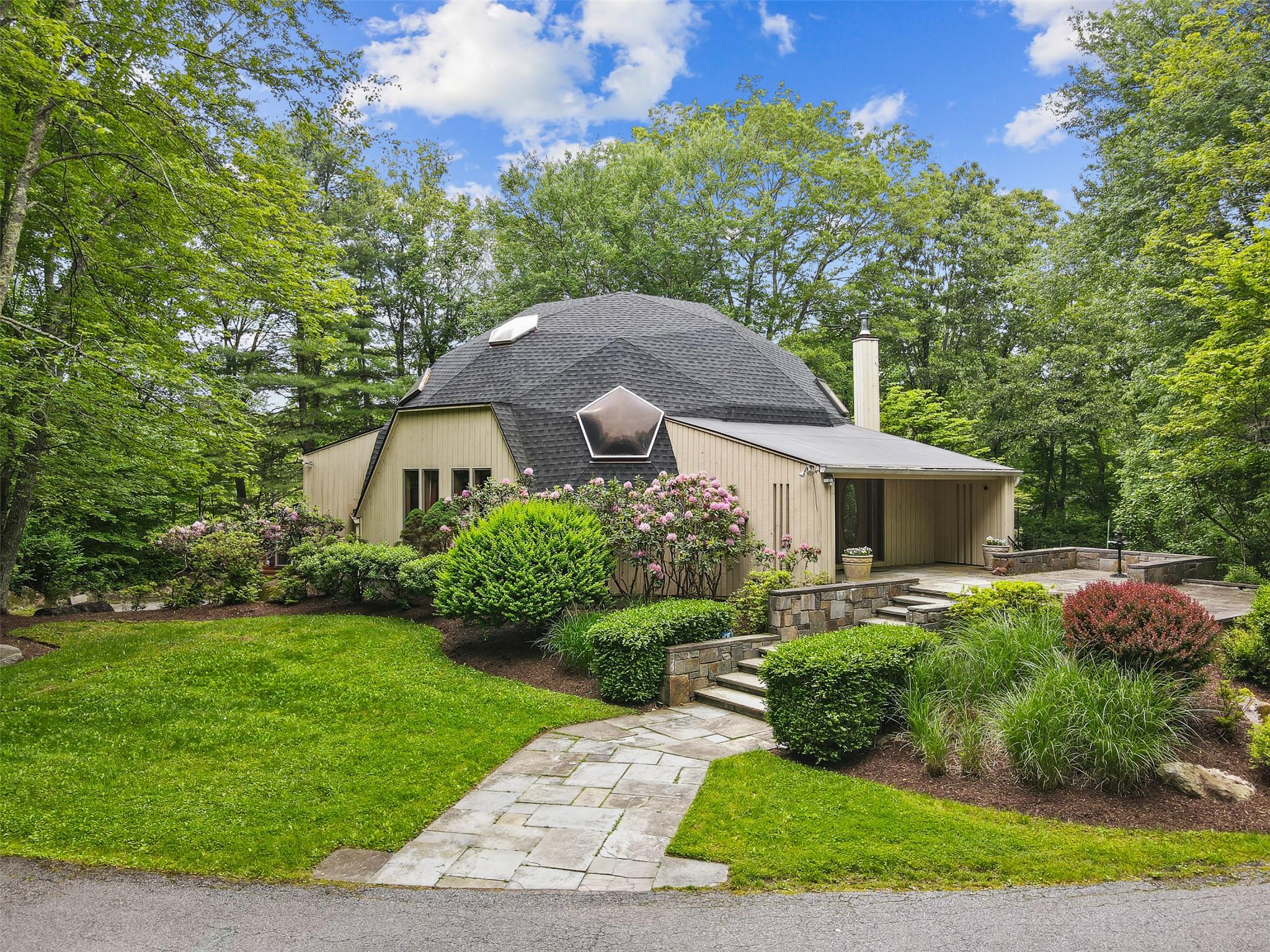 Property for Sale at North Salem Road, Waccabuc, New York - Bedrooms: 4 
Bathrooms: 4 
Rooms: 9  - $1,149,000