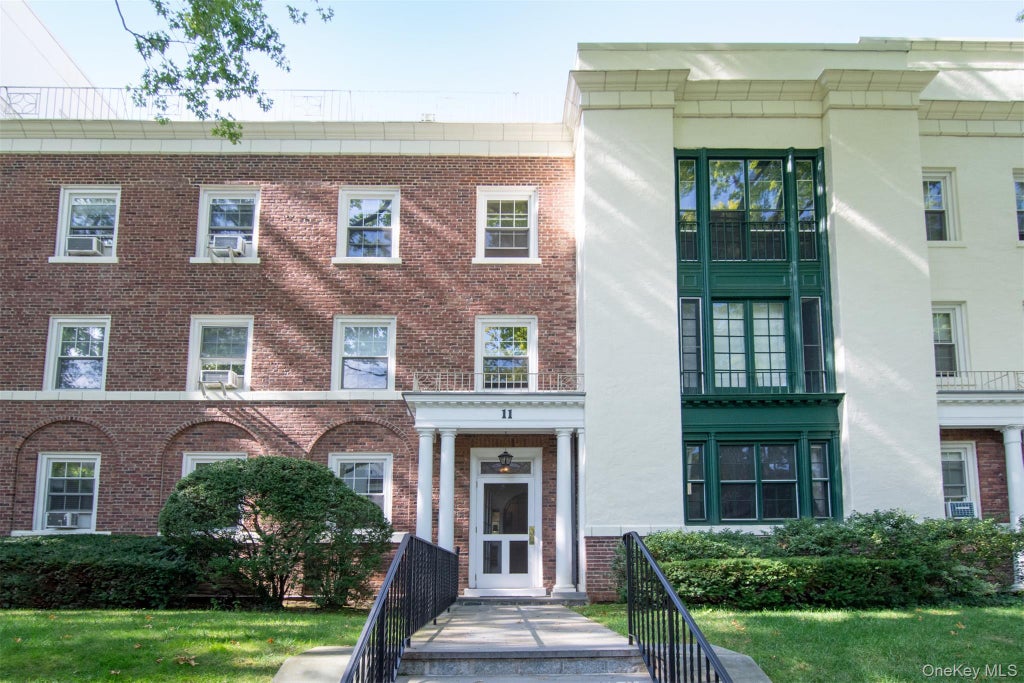 Photo of 11 Brooklands #3i, Bronxville, NY 10708 (MLS # 1051674)