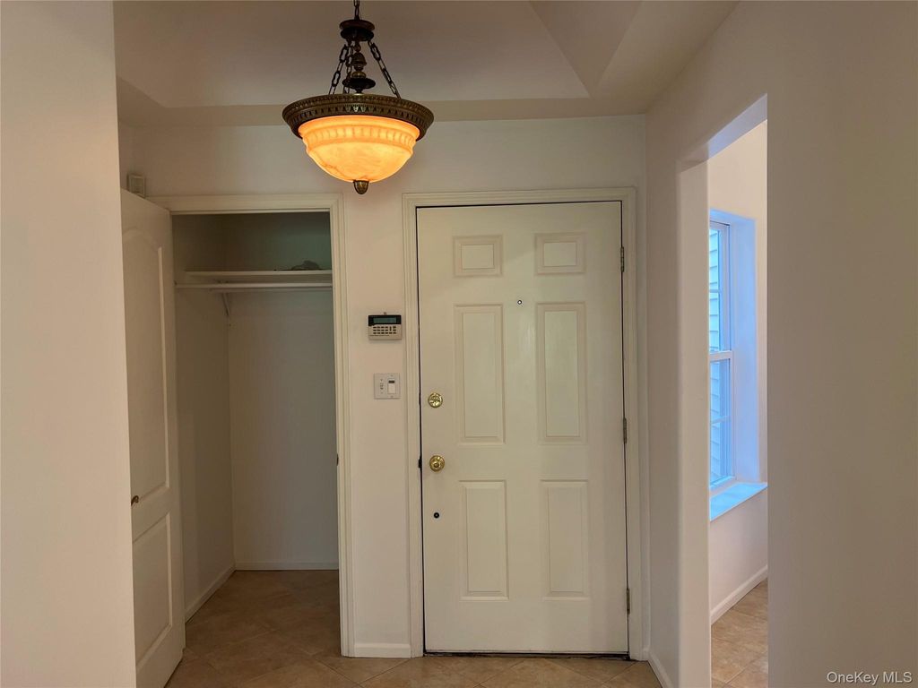Photo of 85 Windwatch Drive, Hauppauge, NY 11788 (MLS # 927329)