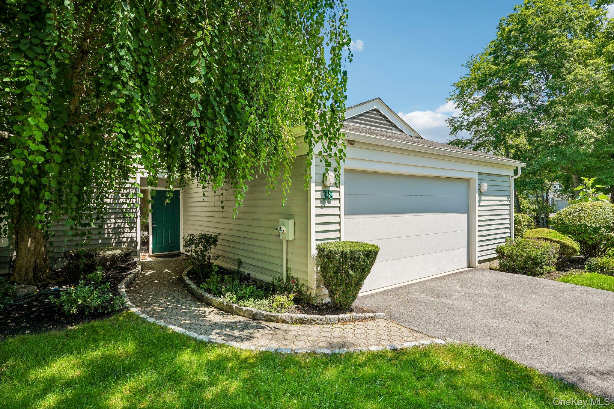 38 Woodlands Drive