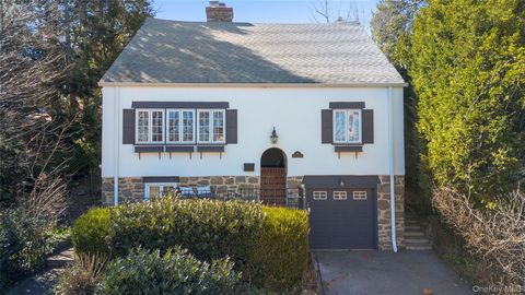 51 Valley Road Larchmont NY 10538