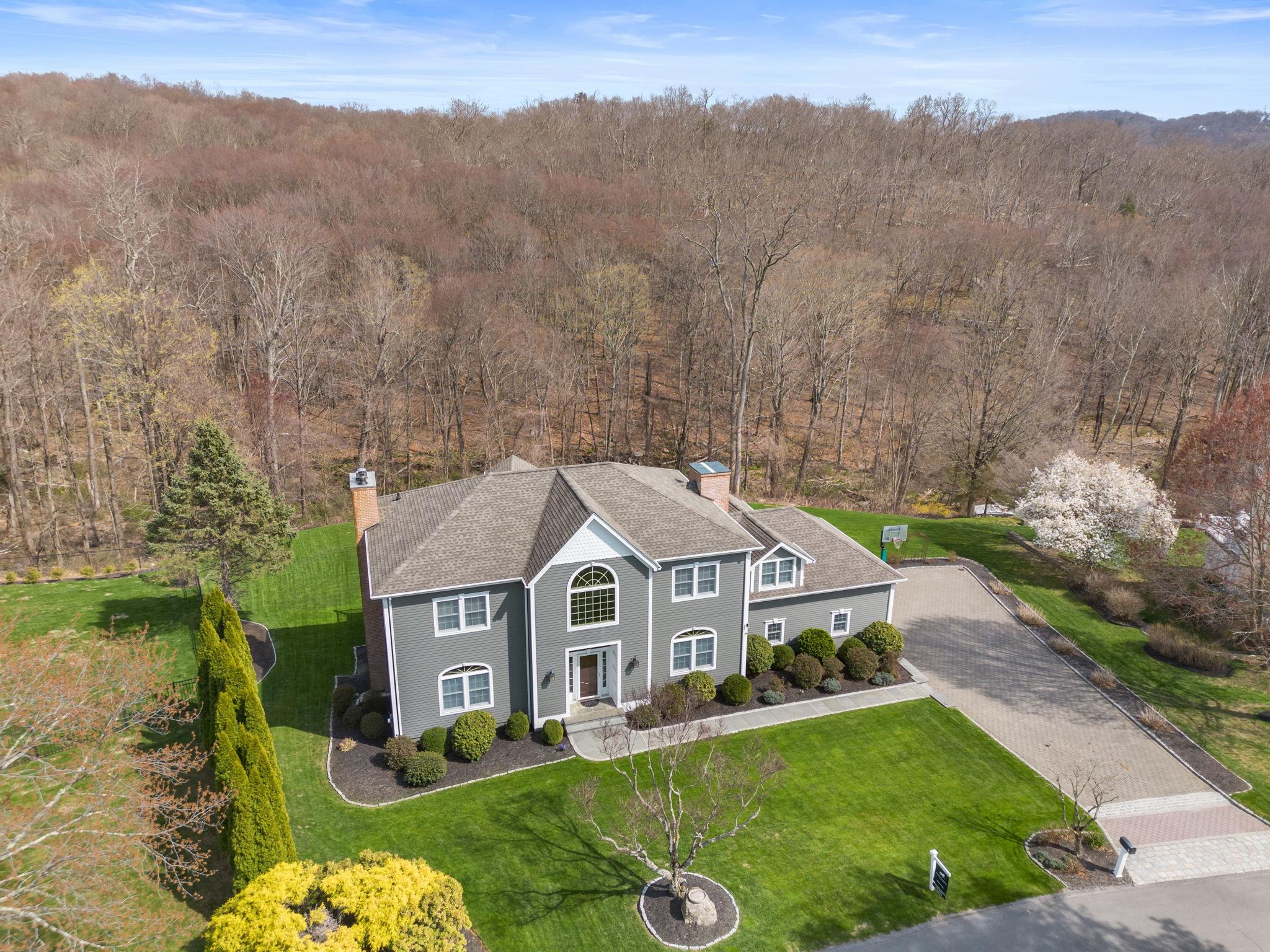 11 Danand Lane, Patterson, New York image 1