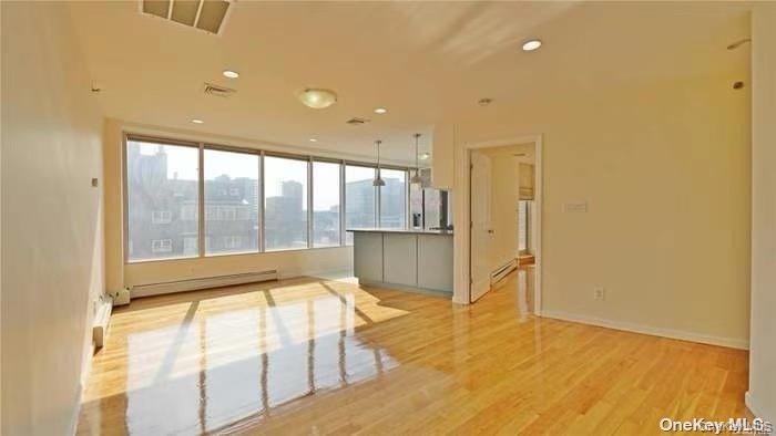 132-03 Sanford Avenue 8M