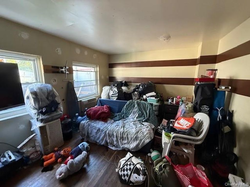 Photo of 2120 Clinton Ave, Bronx, NY 10457 (MLS # 954995)