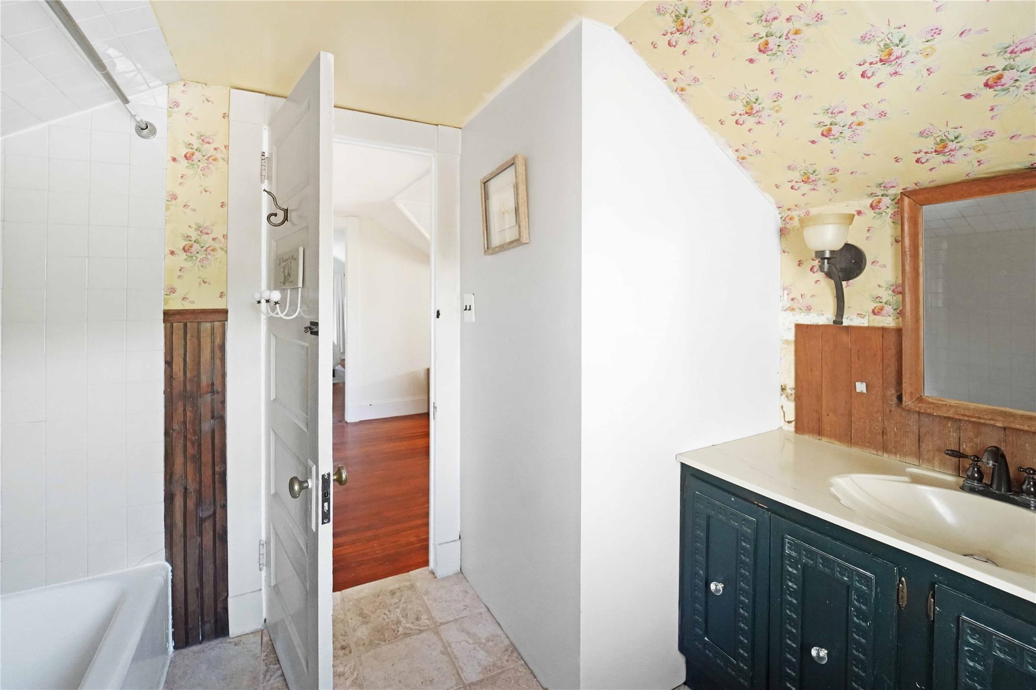 48 Watchogue Avenue, East Moriches, New York image 3