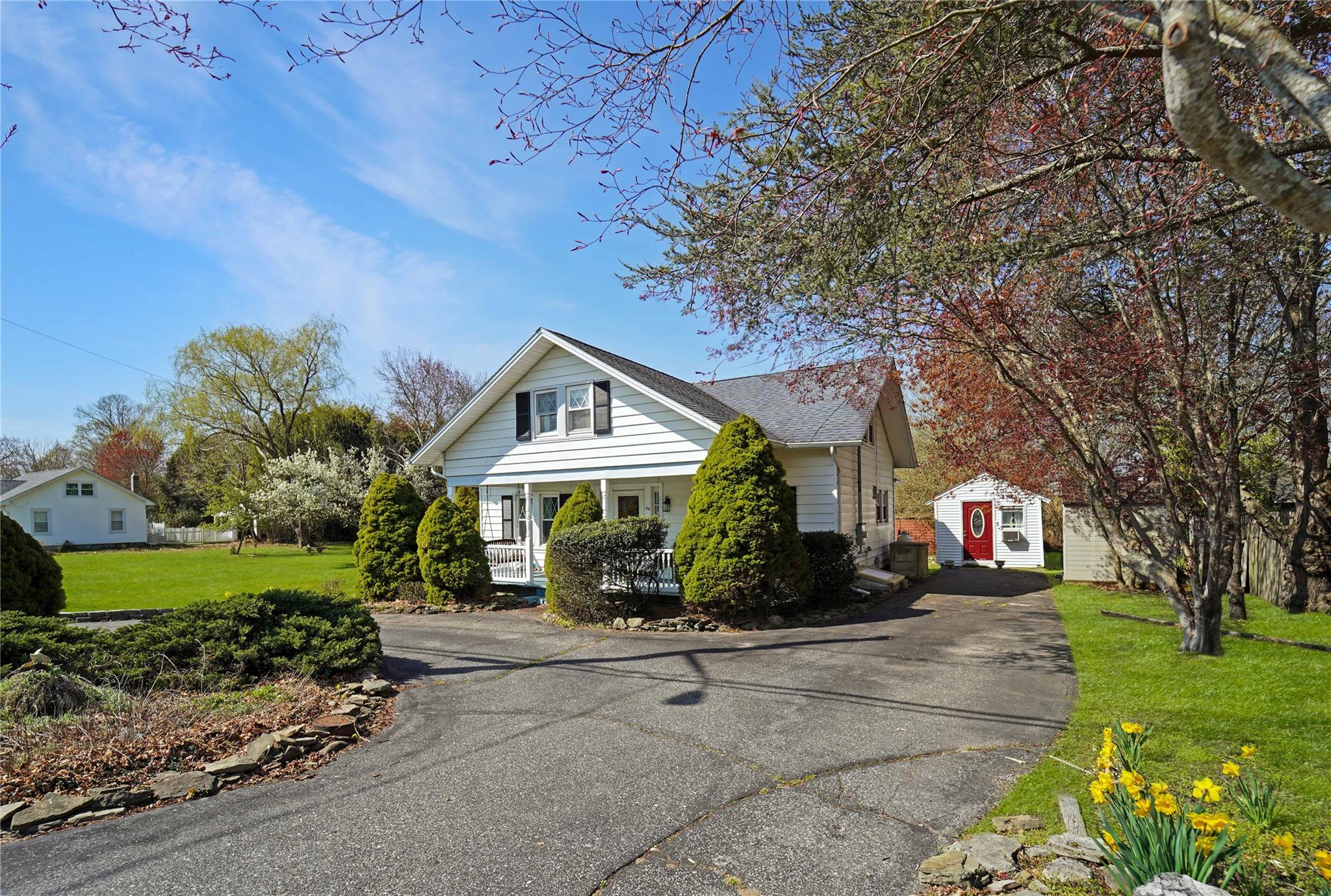 48 Watchogue Avenue, East Moriches, New York image 16