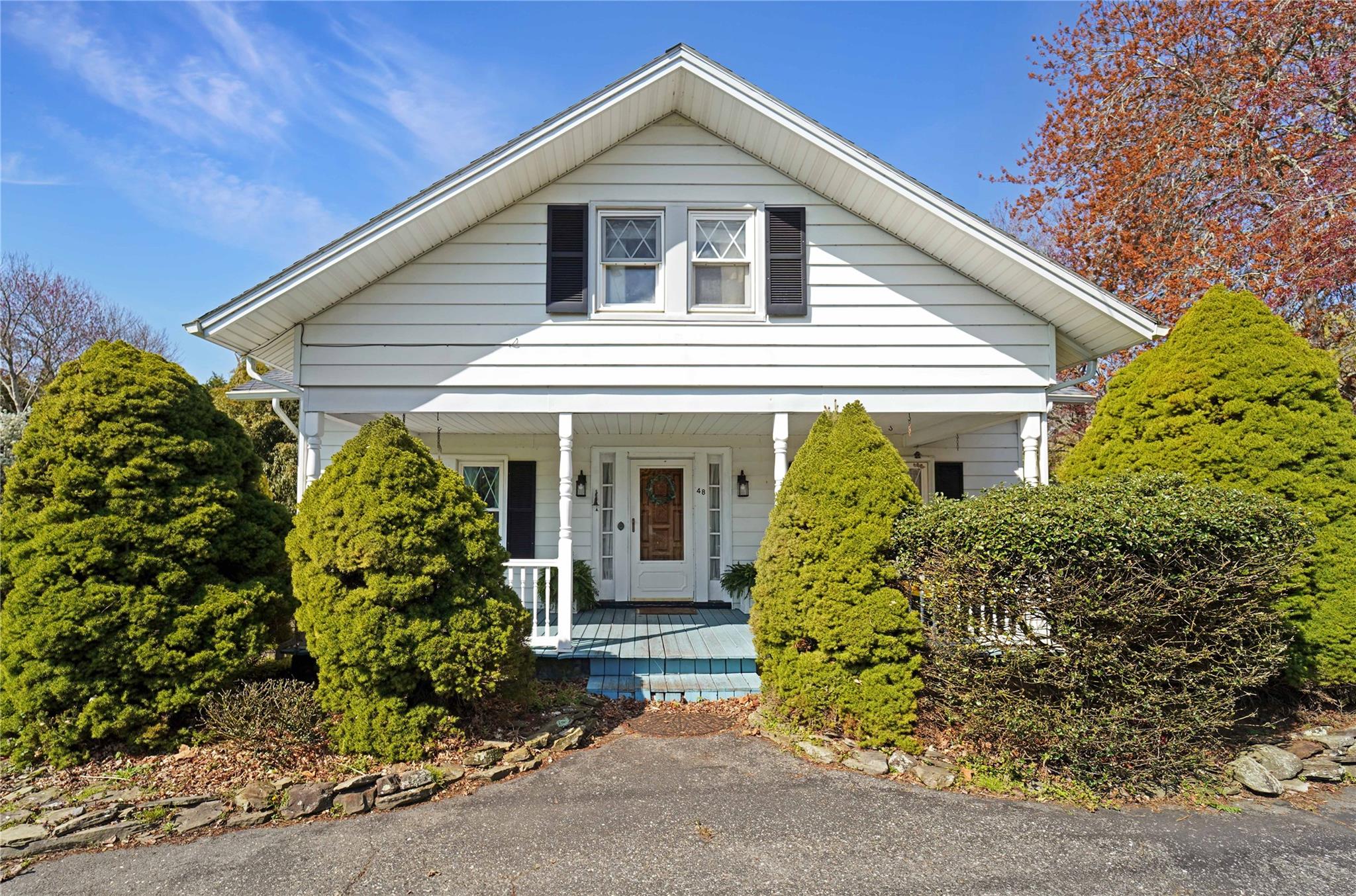 Property for Sale at Watchogue Avenue, East Moriches, Hamptons, NY - Bedrooms: 3 
Bathrooms: 3  - $649,000