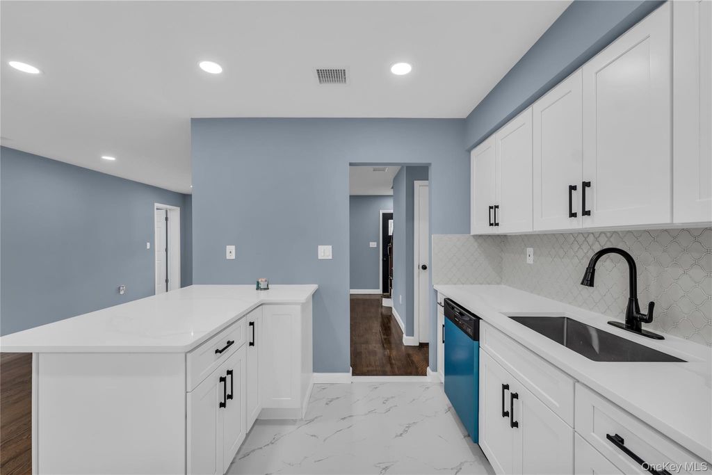 Photo of 585 Elwood Road, East Northport, NY 11731 (MLS # 943327)