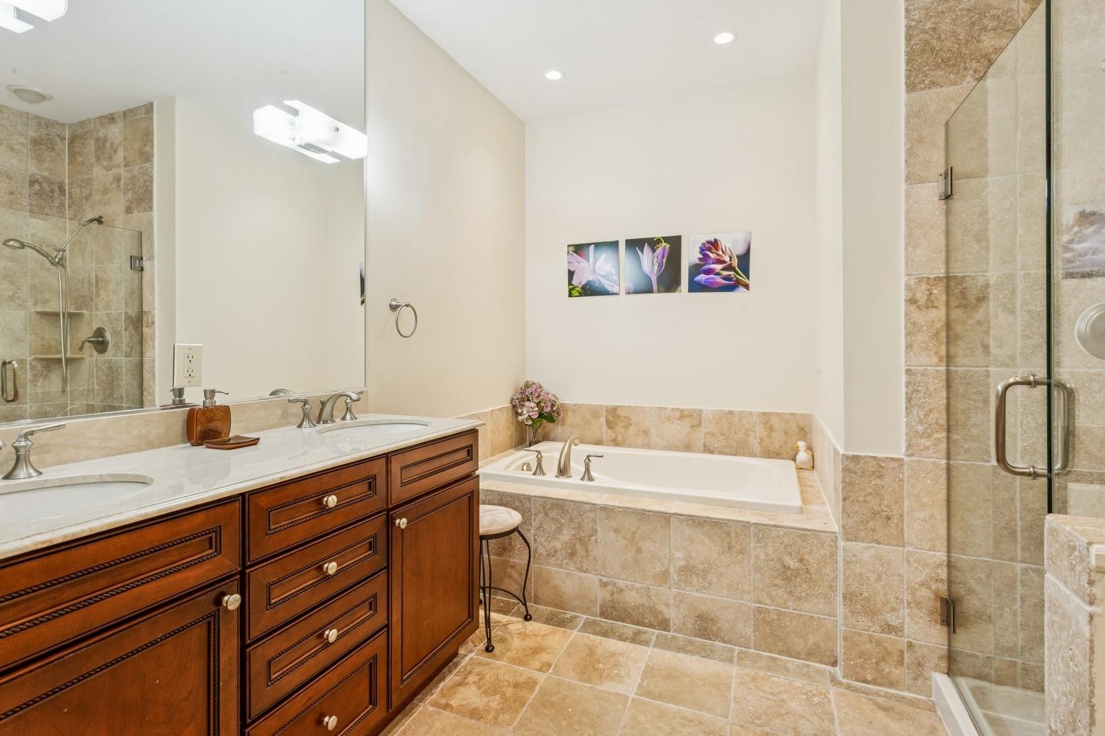 553 Pacing Way, Westbury, New York image 28