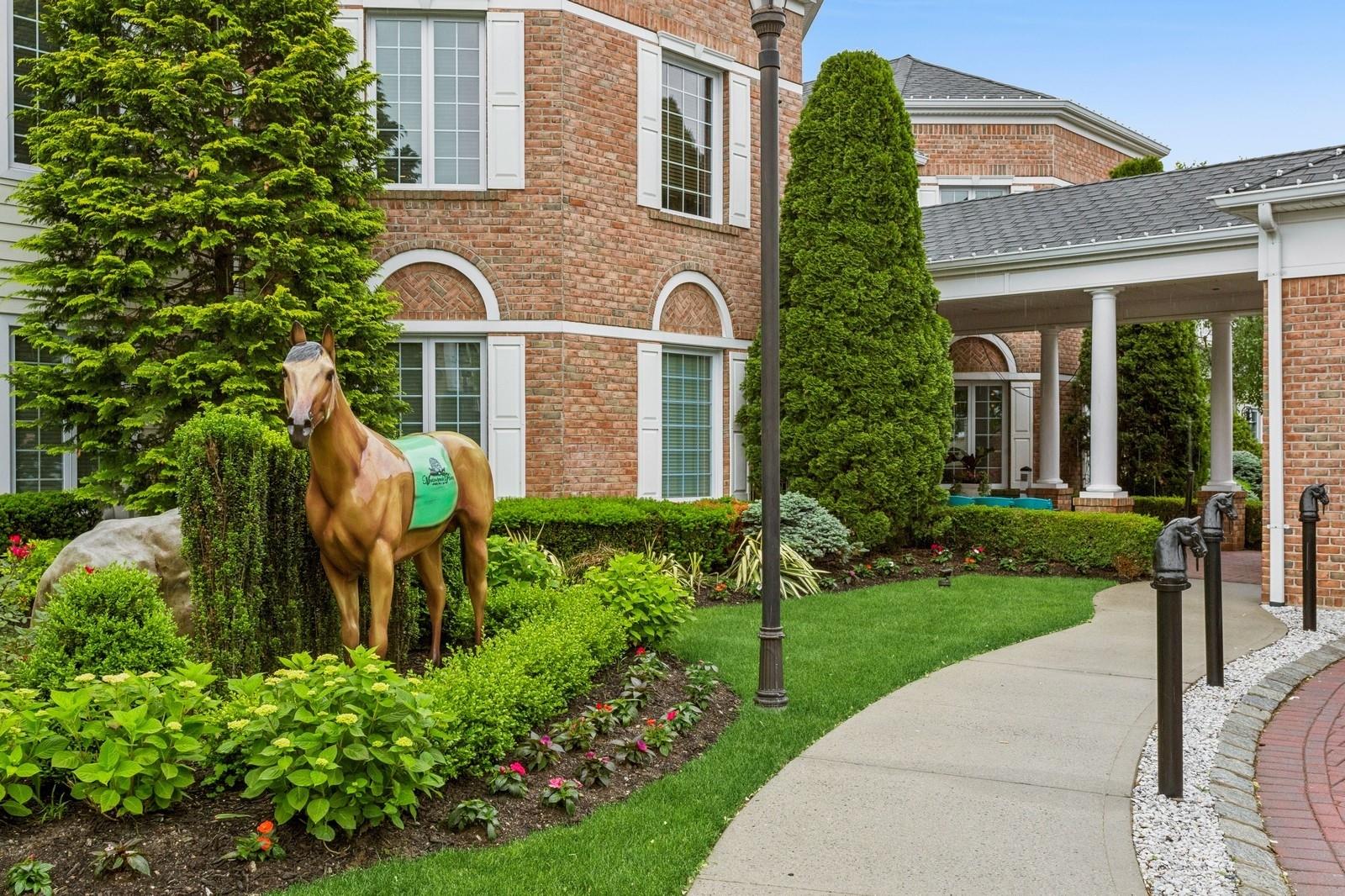 553 Pacing Way, Westbury, New York image 38