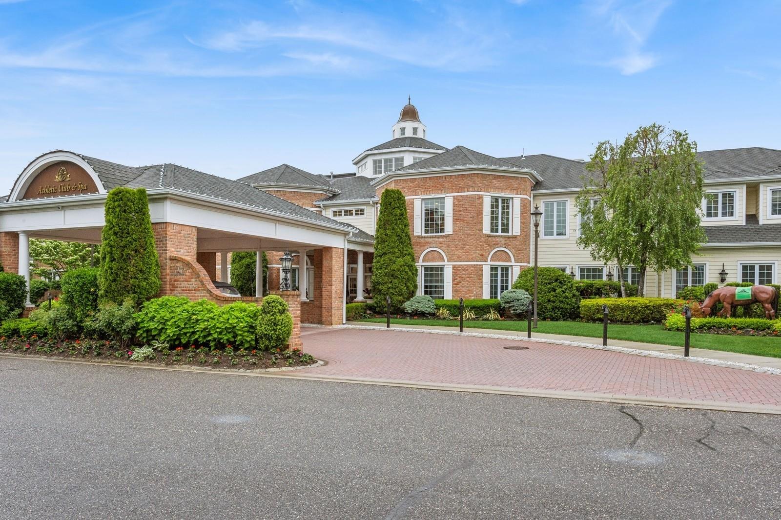553 Pacing Way, Westbury, New York image 48