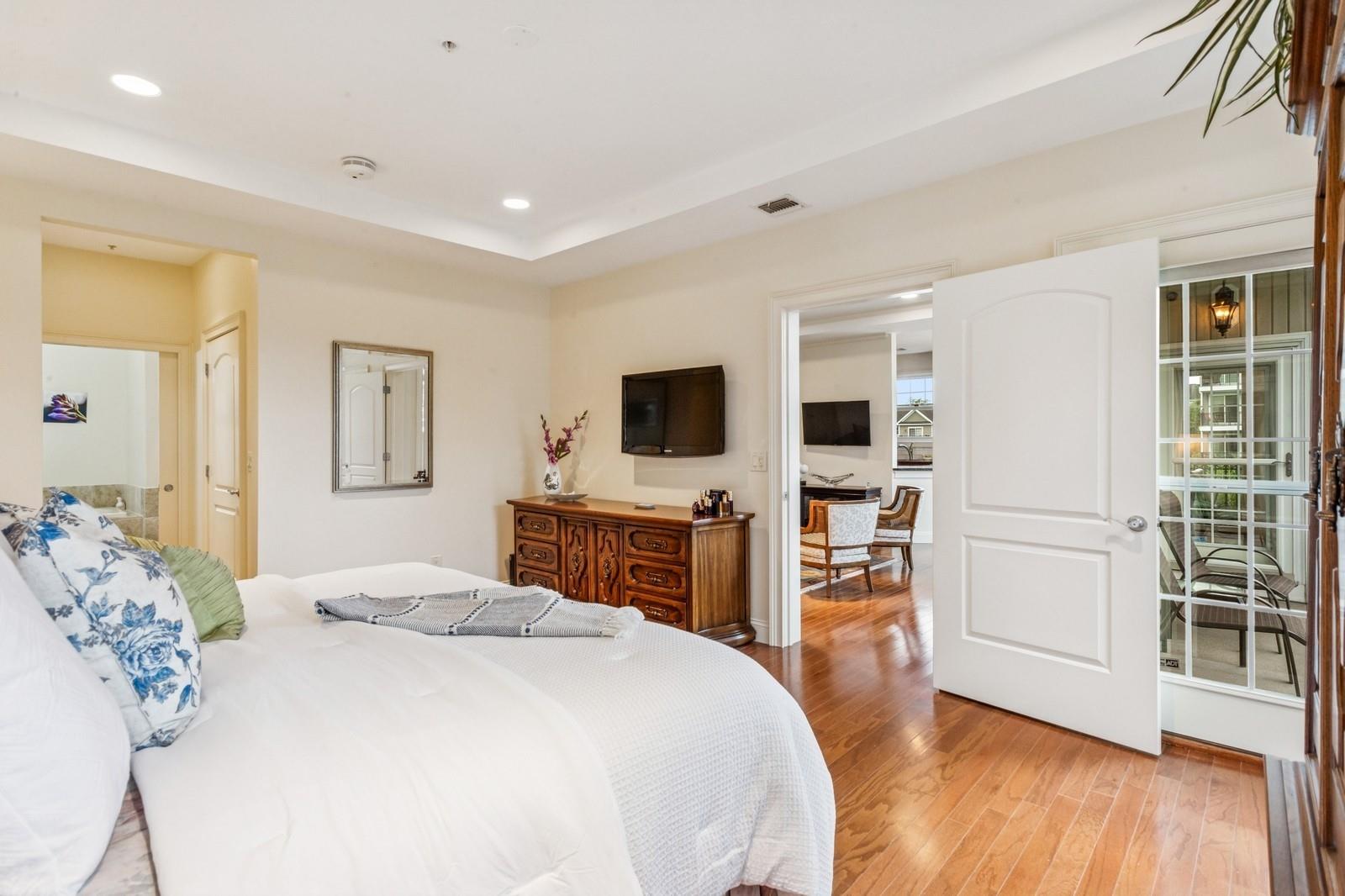 553 Pacing Way, Westbury, New York image 27