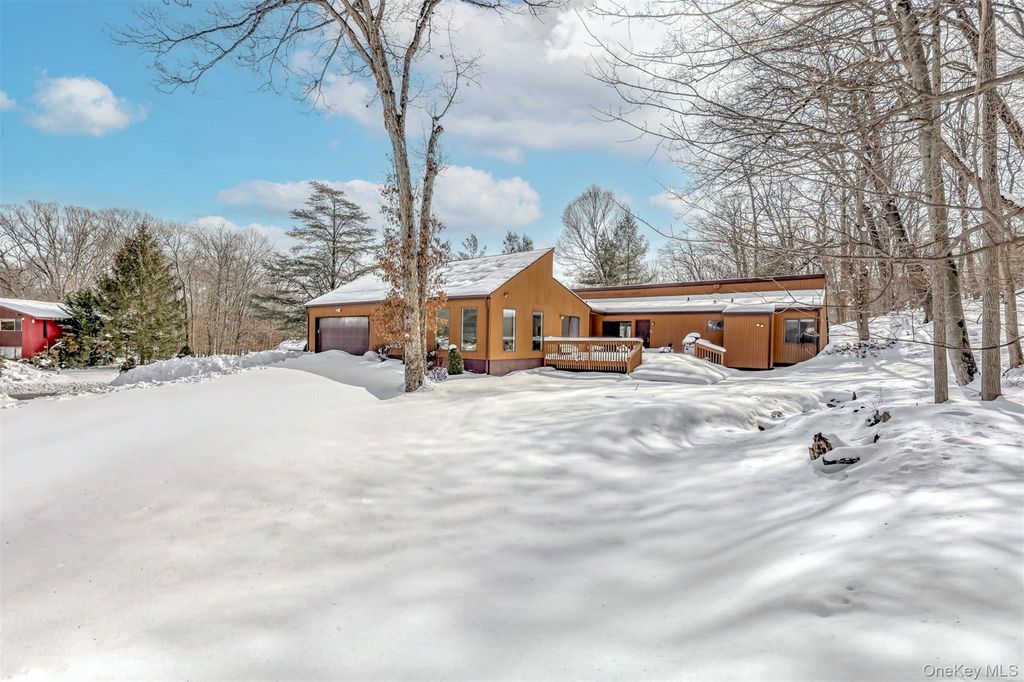 Photo of 66 Tamarack Lane, Pomona, NY 10970 (MLS # 965008)