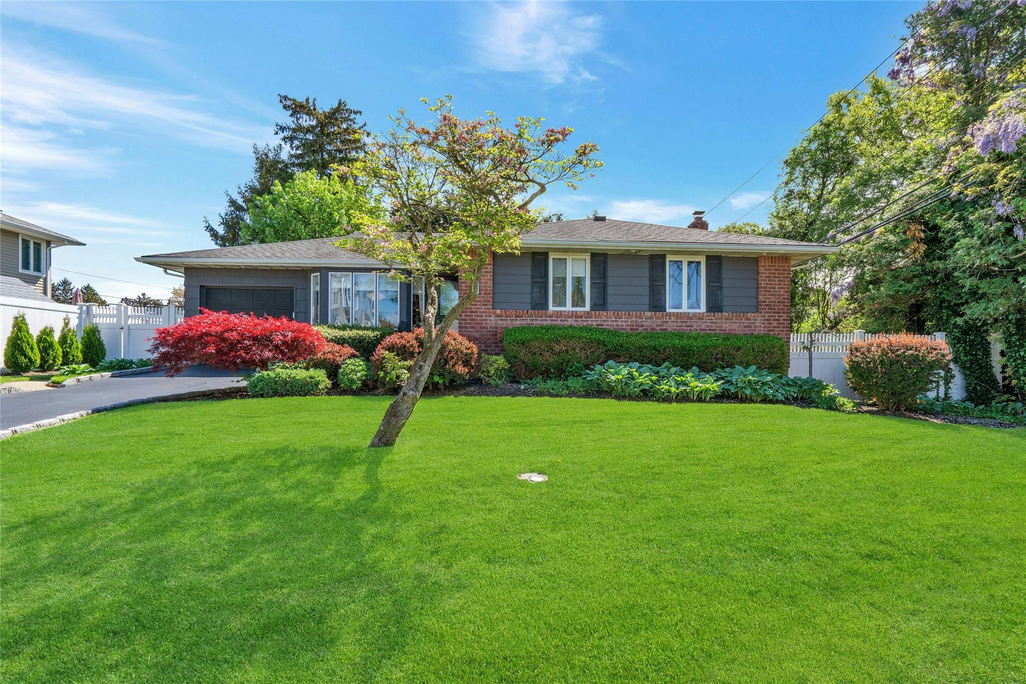 142 Sutton Drive, Plainview, New York image 1