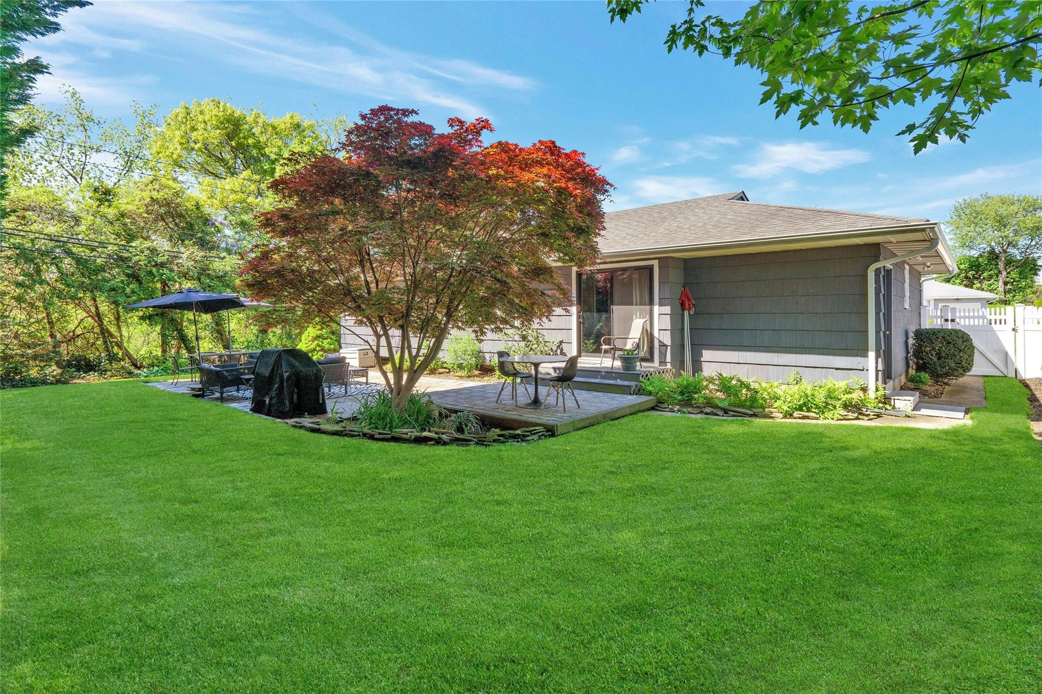 142 Sutton Drive, Plainview, New York image 25