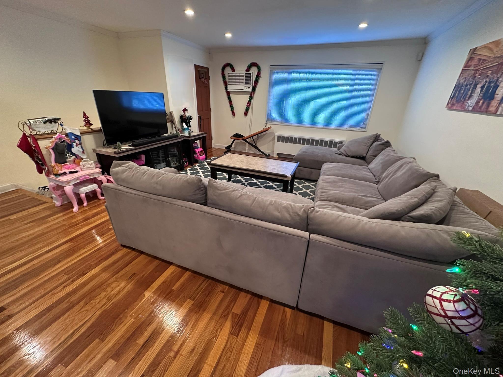 14-81 212 Street 270