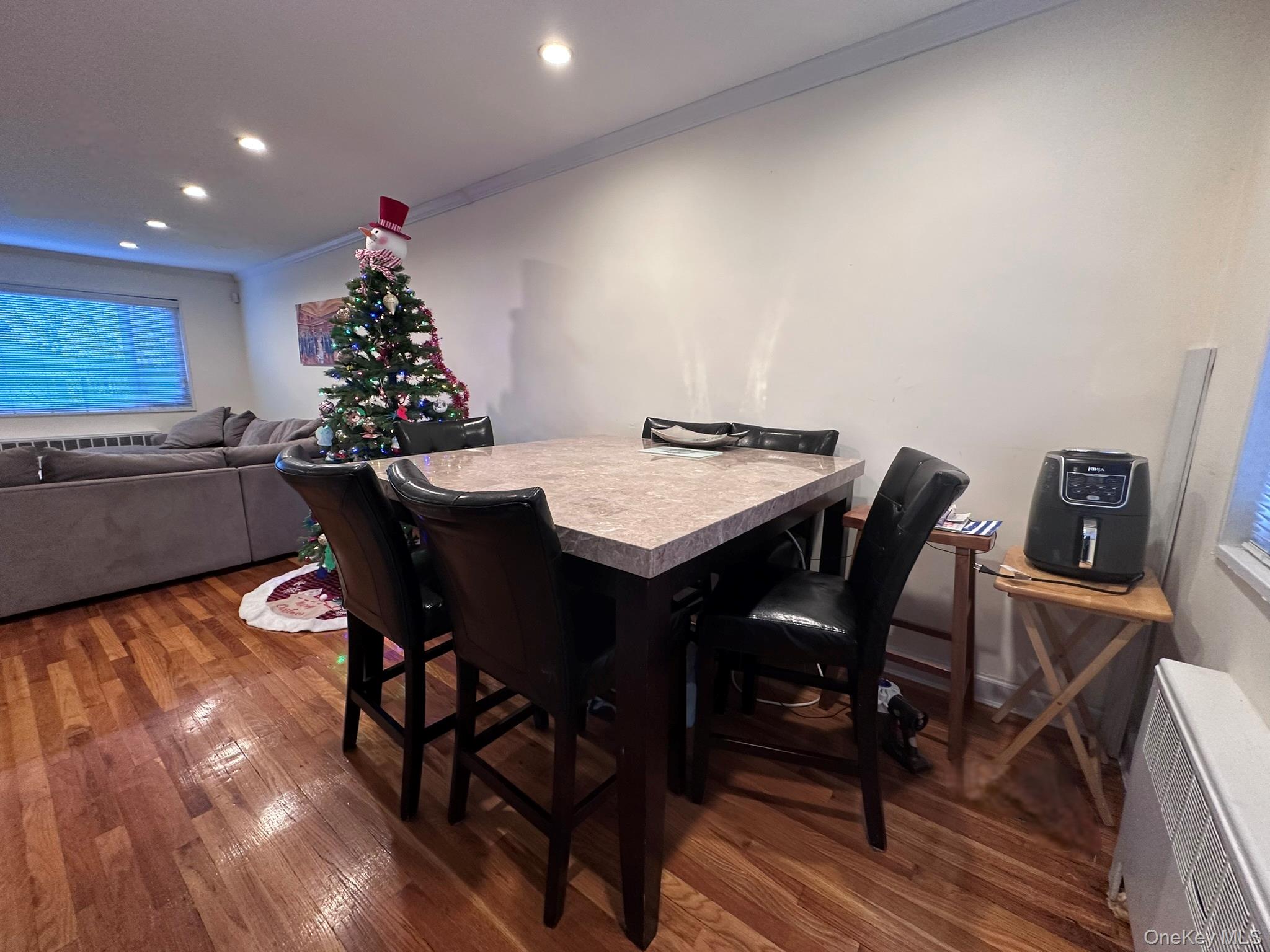 14-81 212 Street 270