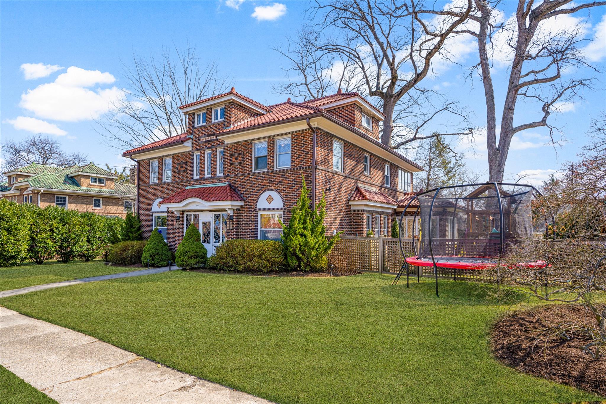 40 Benedict Place, Pelham, New York image 3