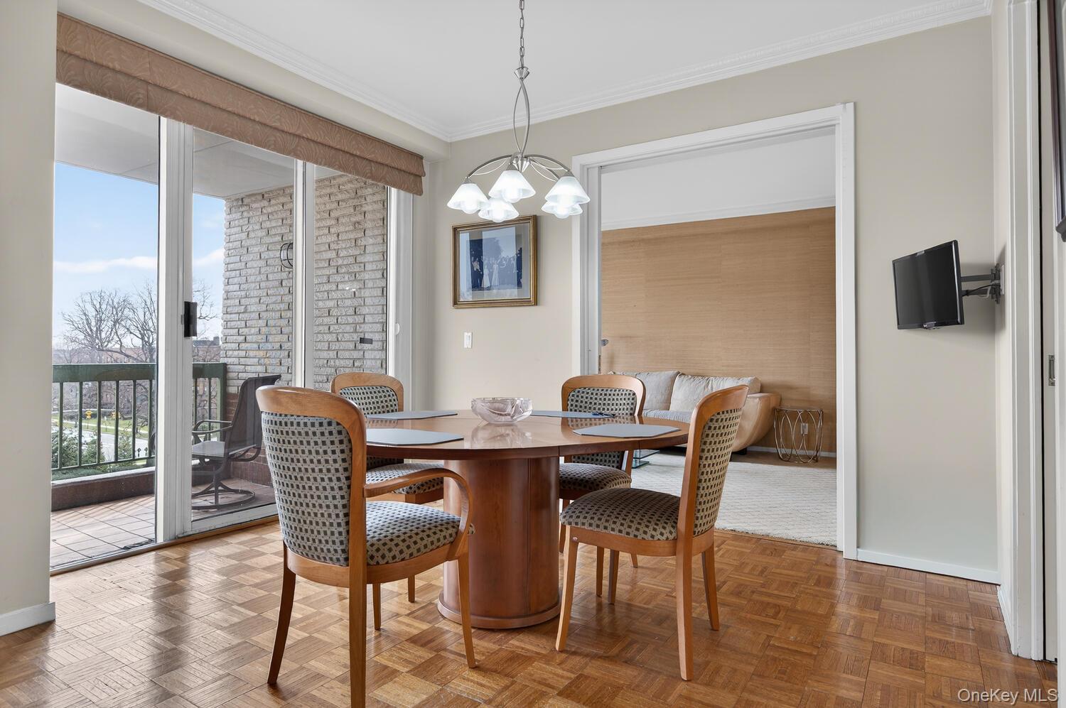 100 Hilton Avenue 601