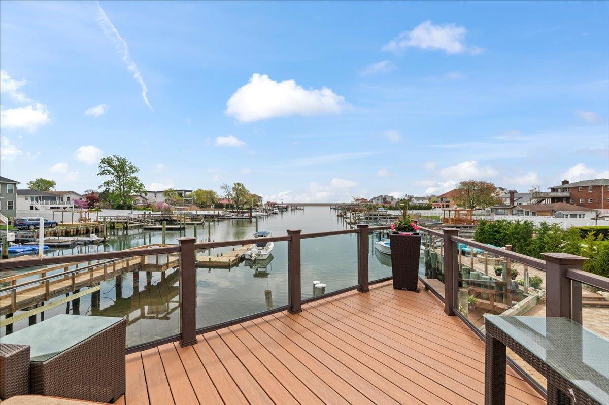 121 Atlantic Place, Island Park, New York image 33
