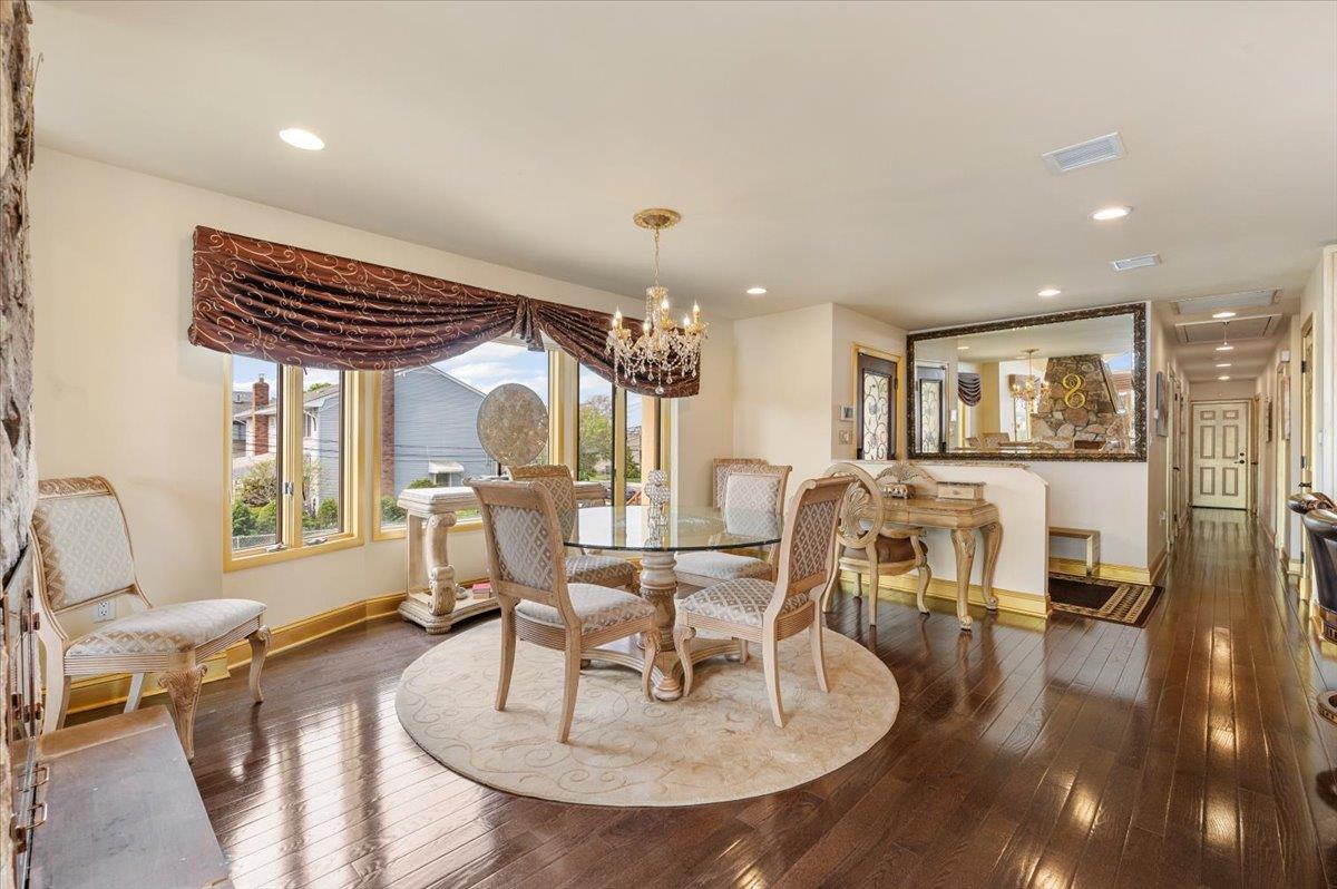 121 Atlantic Place, Island Park, New York image 10