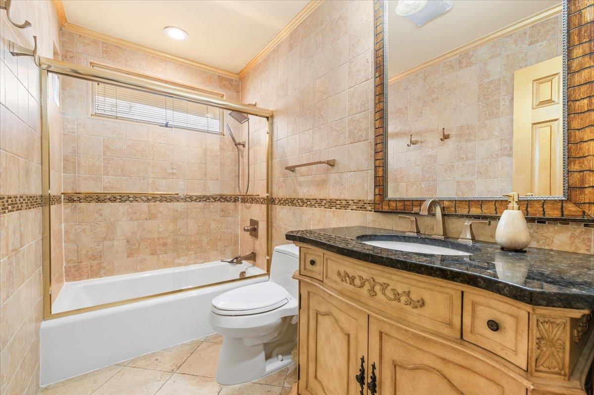 121 Atlantic Place, Island Park, New York image 29