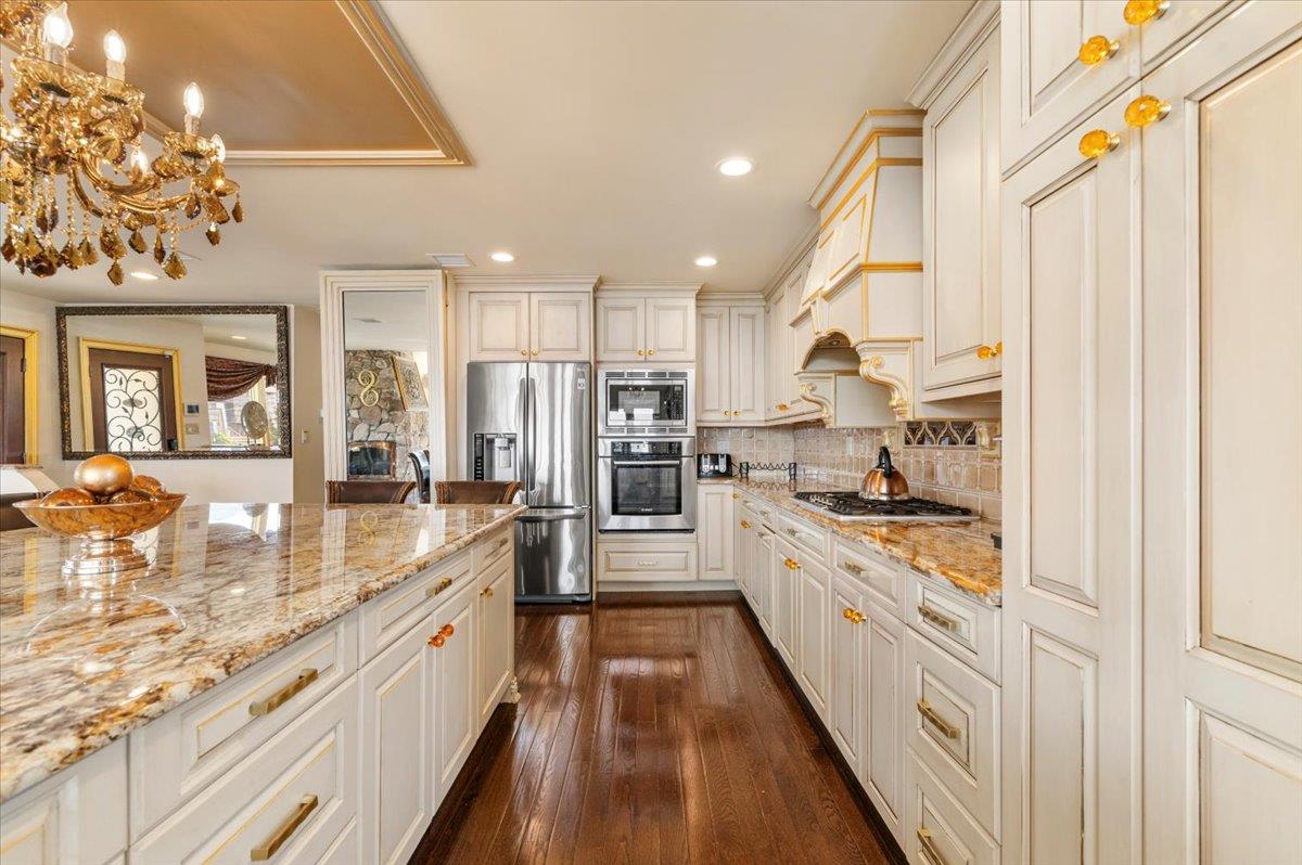 121 Atlantic Place, Island Park, New York image 7