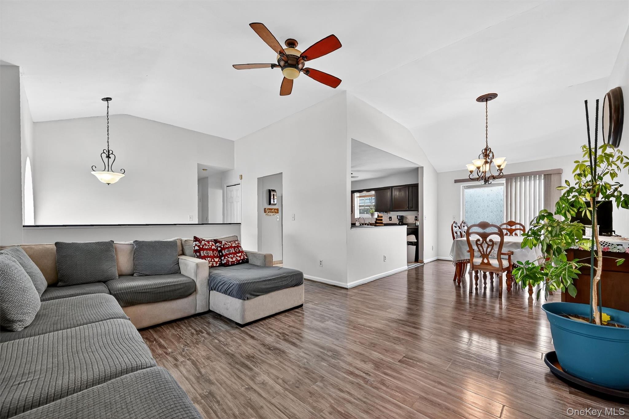 1 Windsor Square Drive